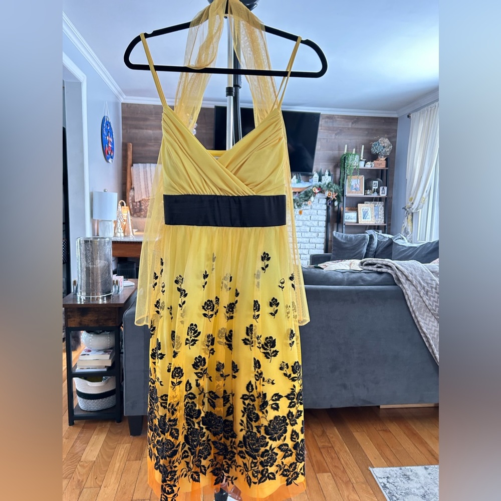 Sweet little garden party dress !